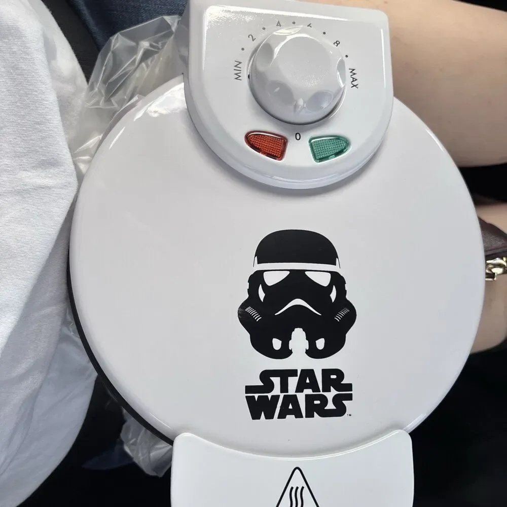NIB Disney Star Wars Storm Trooper Waffle Iron Maker New New Electric White